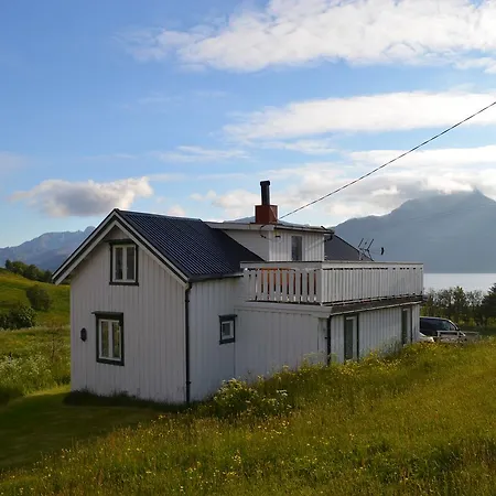 بيت للعطل Vevika Lofoten *